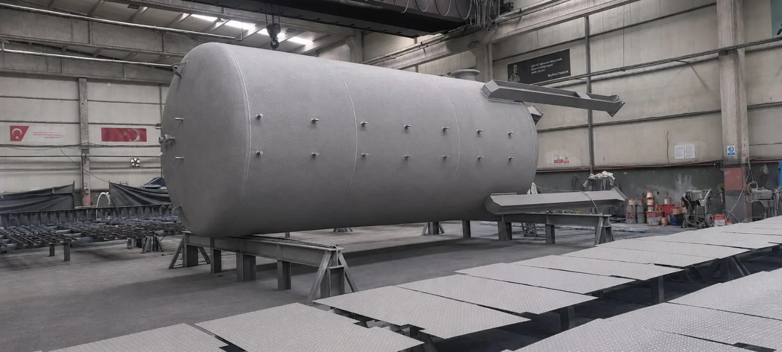 Endüstriyel metal yüzey kumlama uygulaması